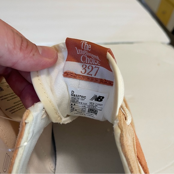 New Balance Sneakers 327 men MS327WC Size 9.5 New With Tags Macadamia - Picture 9 of 13